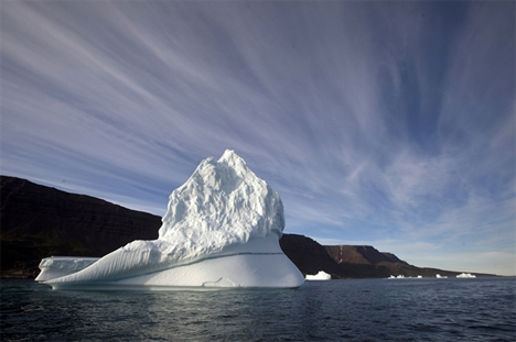 Στη Γροιλανδία το 40% των πάγων είχε αρχίσει να λιώνει από νωρίς τον Ιούνιο, ενώ συνήθως η τήξη σε αυτή την έκταση δεν συνέβαινε στο παρελθόν παρά τον Ιούλιο