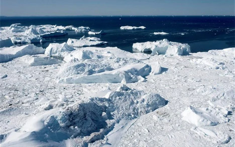 Μια εικόνα από τις δυτικές ακτές της Γροιλανδίας που λιώνουν με πολύ ταχύ ρυθμό. - REUTERS/RITZAU SCANPIX