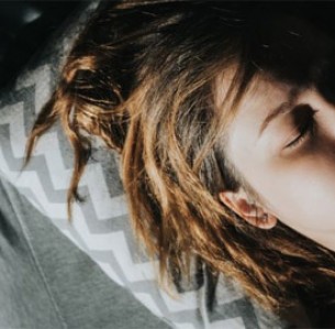 Γυναίκα κοιμάται  GETTY IMAGES/ISTOCKPHOTO